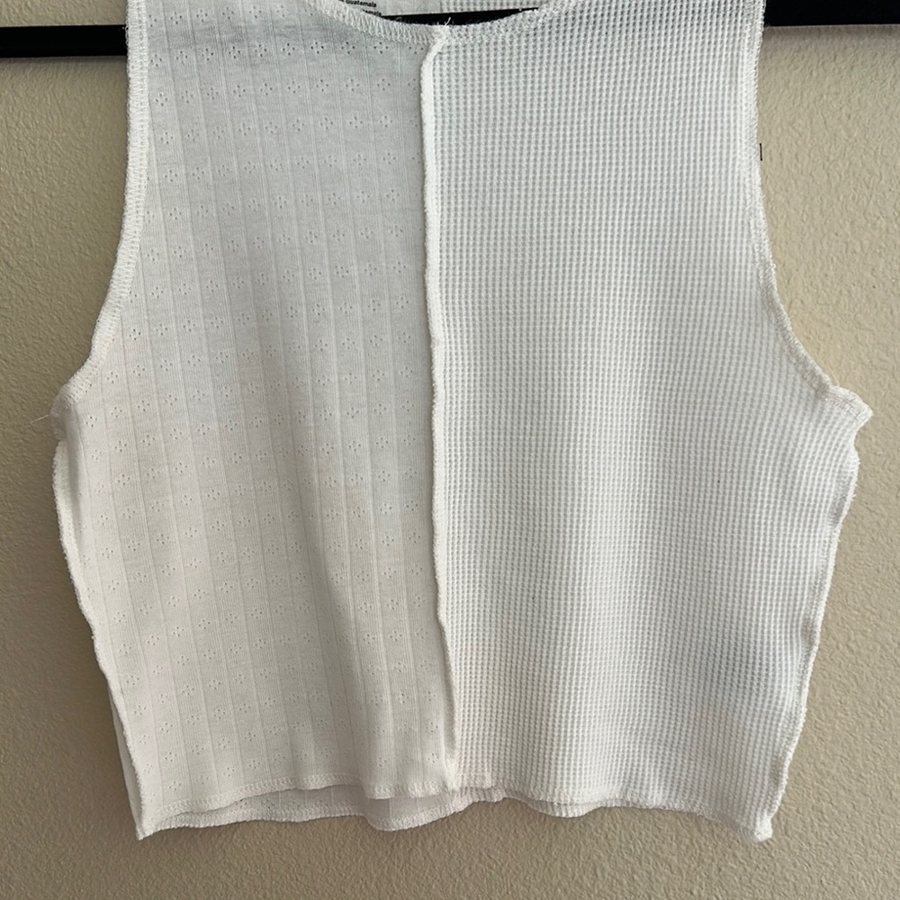 American Eagle Outfitters Textured White Tank Top - Picture 3 of 6